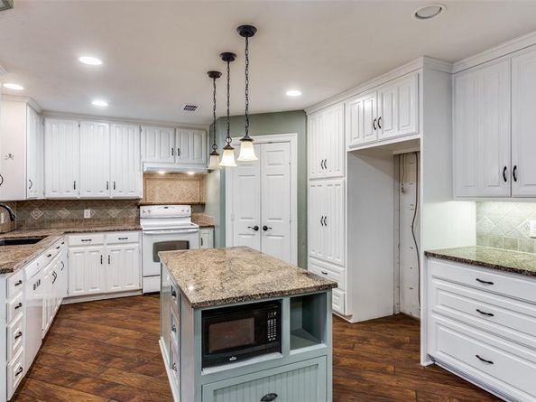 6607  Capitol Hill Drive , Arlington Texas 76017