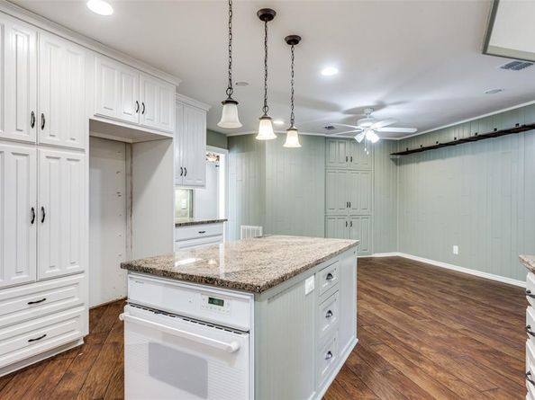 6607  Capitol Hill Drive , Arlington Texas 76017