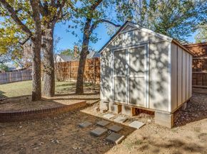 6607  Capitol Hill Drive , Arlington Texas 76017