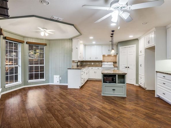 6607  Capitol Hill Drive , Arlington Texas 76017