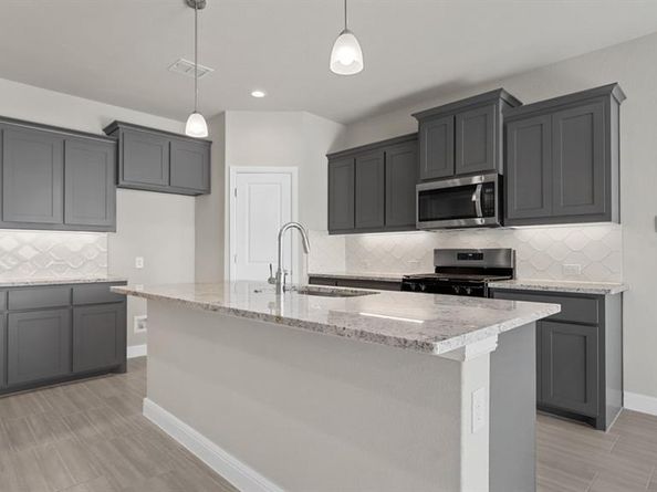 11409  TREEHOUSE Trail , Justin Texas 76247