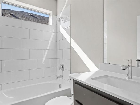 11409  TREEHOUSE Trail , Justin Texas 76247