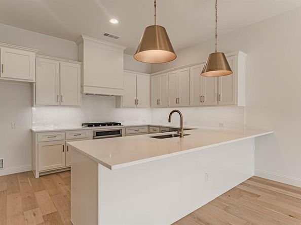 346  Nursery Lane , Fort Worth Texas 76114