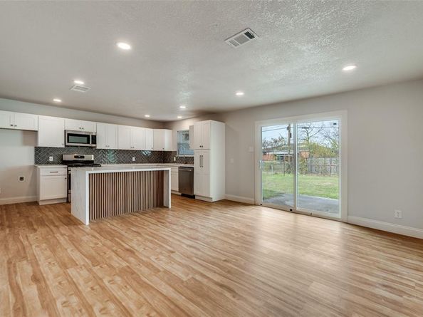 9535  Crestshire Drive , Dallas Texas 75227