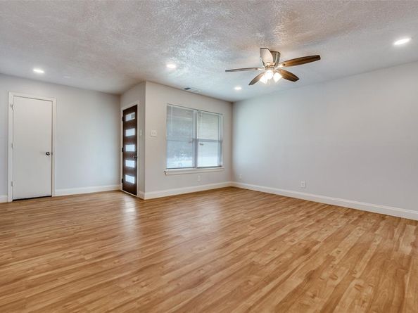 9535  Crestshire Drive , Dallas Texas 75227