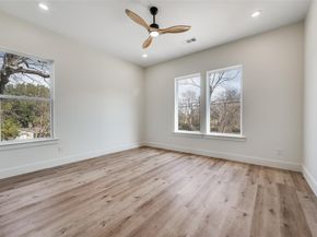 407  Bobbie Street , Dallas Texas 75203