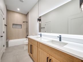 407  Bobbie Street , Dallas Texas 75203