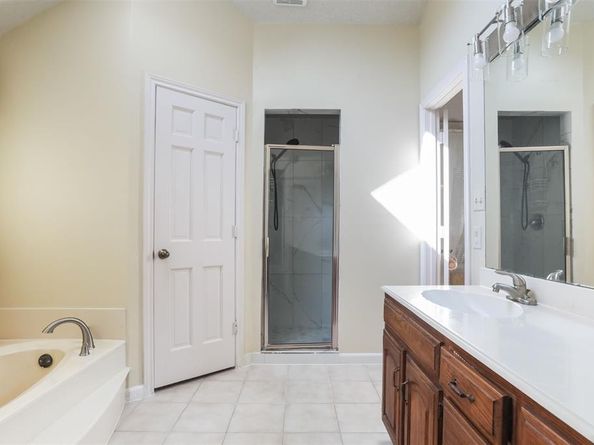 2214  Moss Trail , Garland Texas 75044