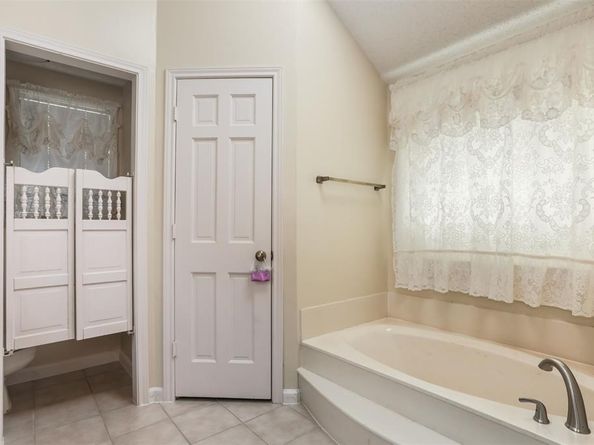 2214  Moss Trail , Garland Texas 75044