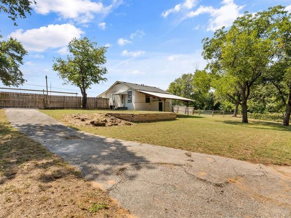7609  Lowery Road , Fort Worth Texas 76120