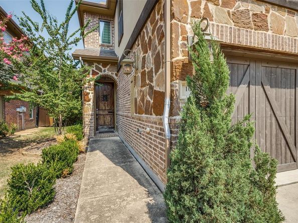 1011  Brook Hollow Drive , Euless Texas 76039