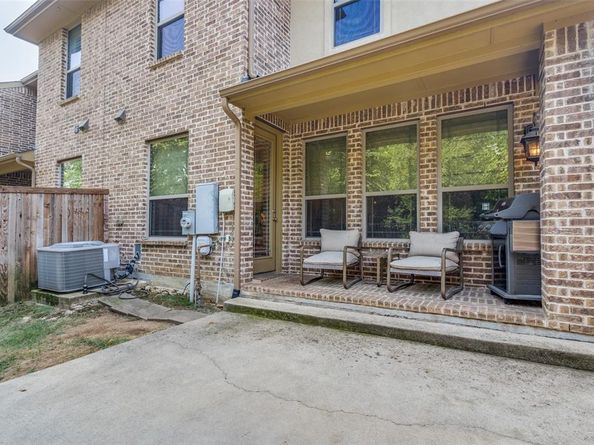 1011  Brook Hollow Drive , Euless Texas 76039