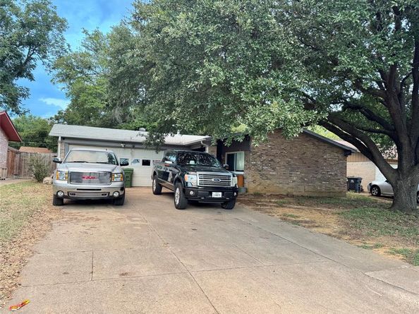 2501 S Fielder Road , Arlington Texas 76015