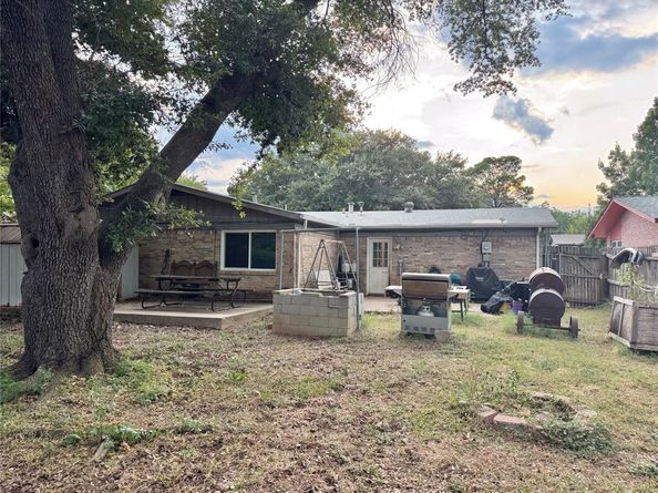2501 S Fielder Road , Arlington Texas 76015