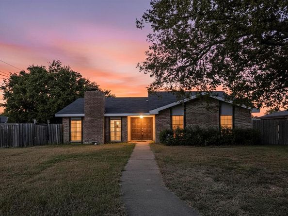 3001  Galaxie Road , Garland Texas 75044