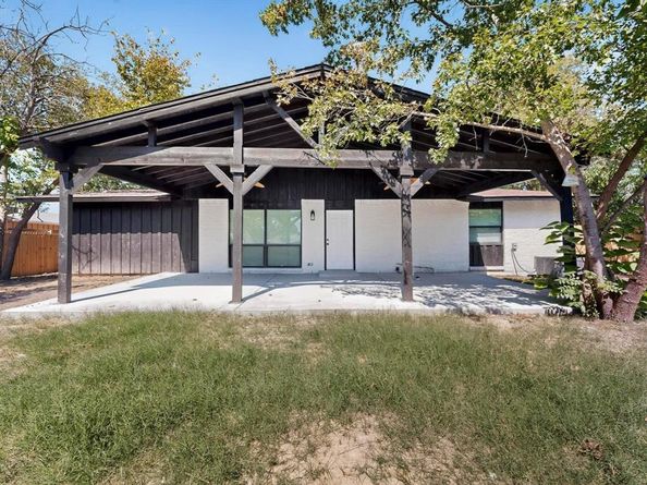 2412  Northshore Drive , Carrollton Texas 75006
