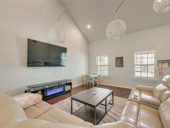 813  Horton Street , Fate Texas 75189