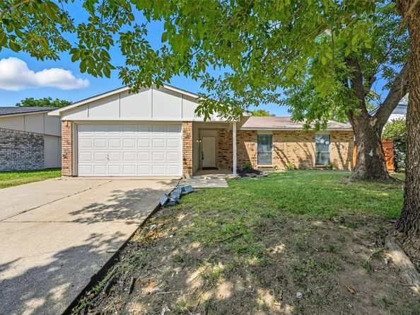 1310  California Trail , Grand Prairie Texas 75052