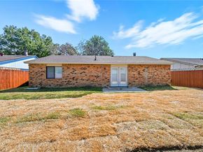 1310  California Trail , Grand Prairie Texas 75052