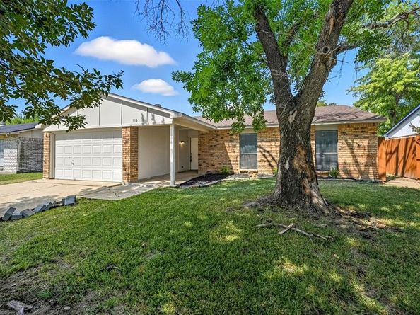 1310  California Trail , Grand Prairie Texas 75052