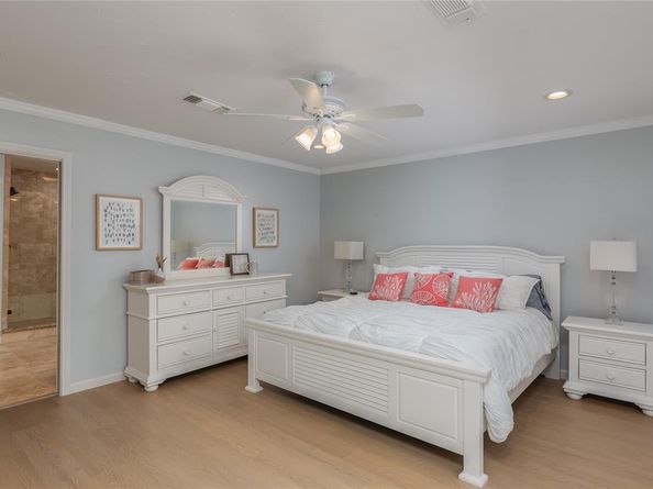 400  Driftwood Court , Azle Texas 76020