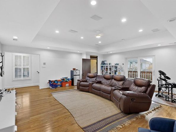 7639  Lovers Lane , Dallas Texas 75225