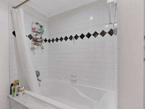 7639  Lovers Lane , Dallas Texas 75225