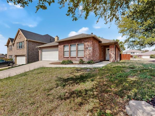 6525  Willow Oak Court , Fort Worth Texas 76112