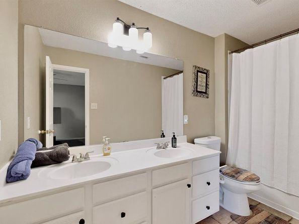 6525  Willow Oak Court , Fort Worth Texas 76112