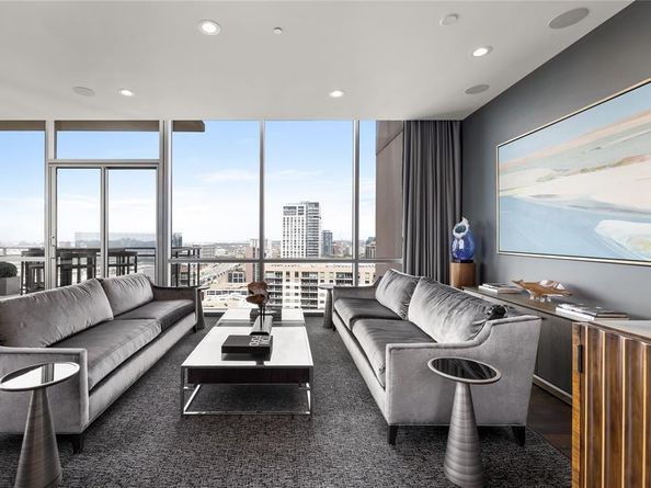 2200  Victory Avenue  2504, Dallas Texas 75219