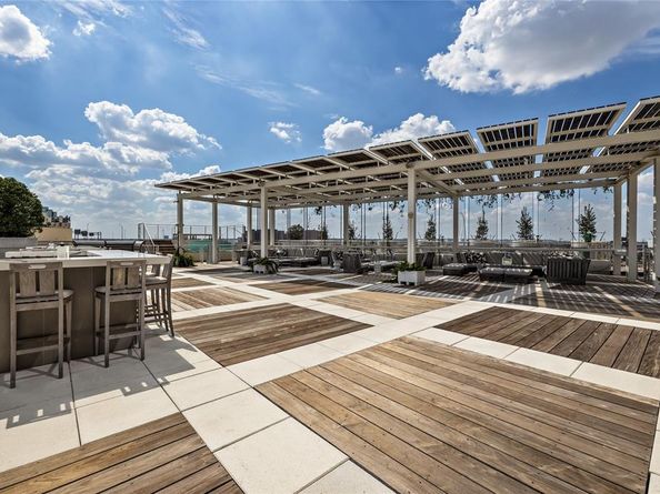 2200  Victory Avenue  2504, Dallas Texas 75219