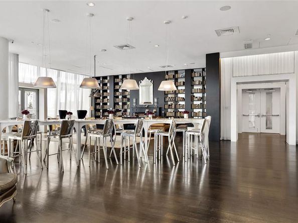 2200  Victory Avenue  2504, Dallas Texas 75219