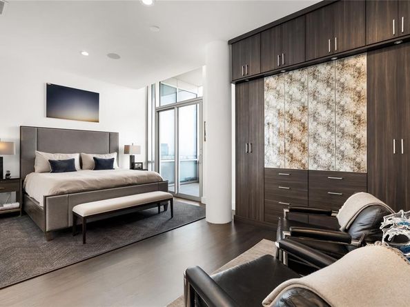 2200  Victory Avenue  2504, Dallas Texas 75219
