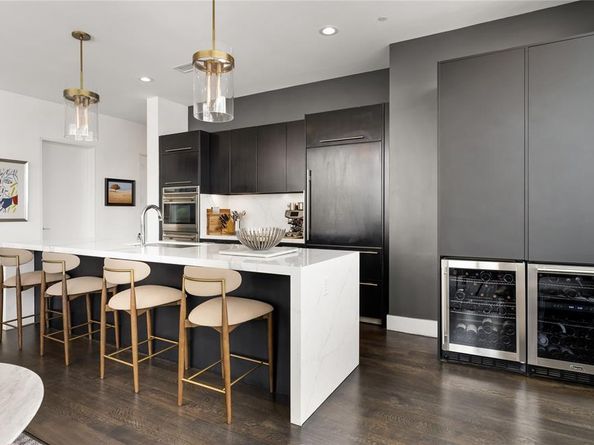 2200  Victory Avenue  2504, Dallas Texas 75219