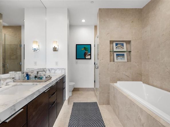2200  Victory Avenue  2504, Dallas Texas 75219