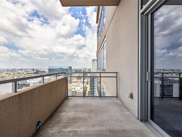 2200  Victory Avenue  2504, Dallas Texas 75219
