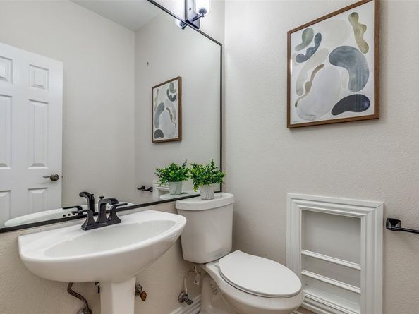 4037  Azure Lane , Addison Texas 75001