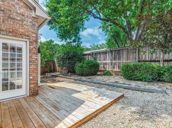 4037  Azure Lane , Addison Texas 75001