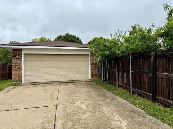 1722  Clydesdale Drive , Lewisville Texas 75067