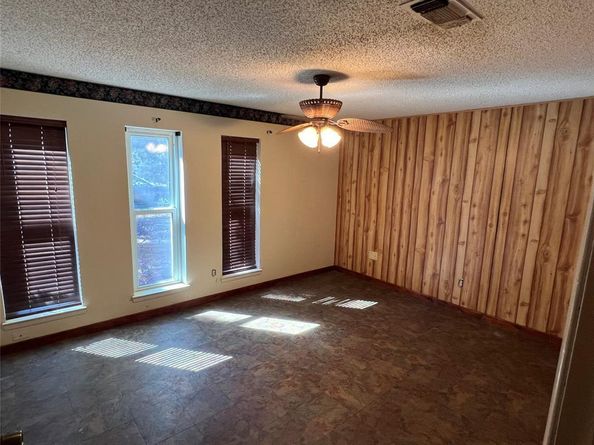 1303  Paisley Drive , Arlington Texas 76015