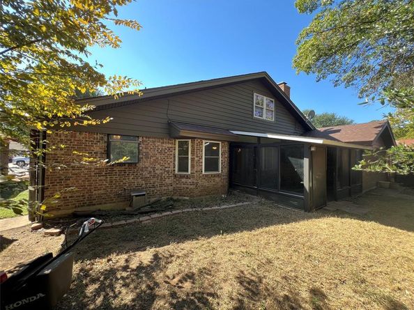 1303  Paisley Drive , Arlington Texas 76015