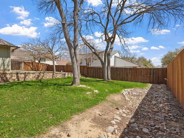 2107  Emerald Lake Drive , Arlington Texas 76013