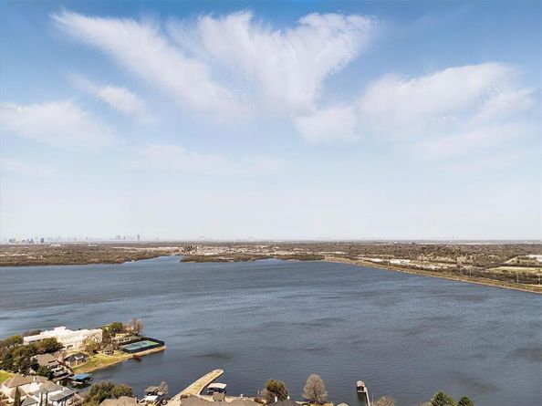 2107  Emerald Lake Drive , Arlington Texas 76013