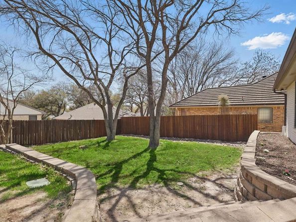 2107  Emerald Lake Drive , Arlington Texas 76013