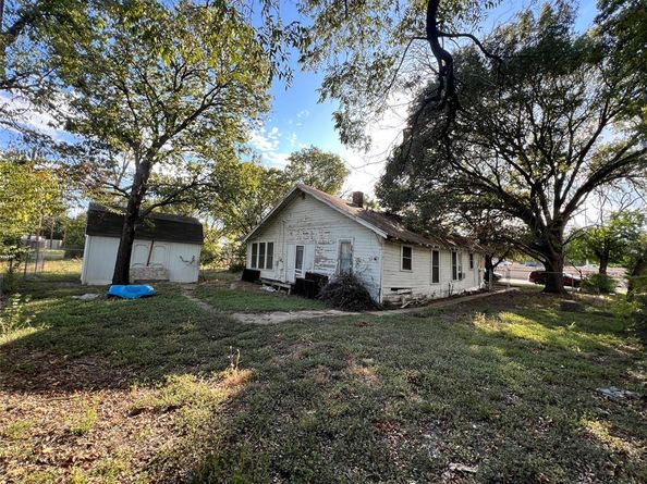 1421  South Freeway , Fort Worth Texas 76104