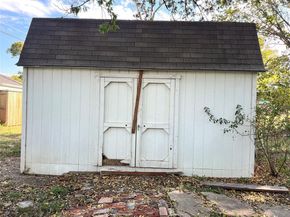 1421  South Freeway , Fort Worth Texas 76104