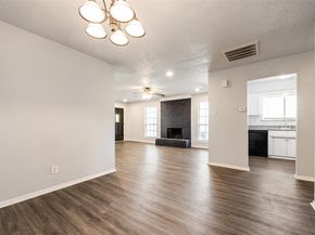 715  Oakwood Lane , Arlington Texas 76012