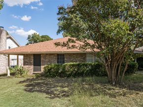 715  Oakwood Lane , Arlington Texas 76012
