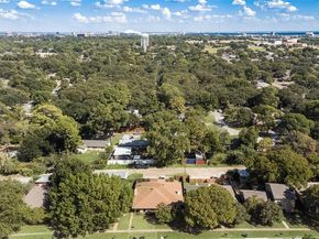 715  Oakwood Lane , Arlington Texas 76012