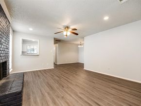 715  Oakwood Lane , Arlington Texas 76012